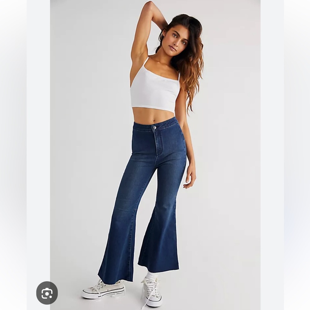 NWOT~FREE PEOPLE YOUTHQUAKE JEANS. SEXY, AND COMFY!!! 28